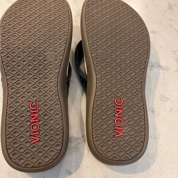 Vionic Tide Casandra Sandals - Picture 4 of 4